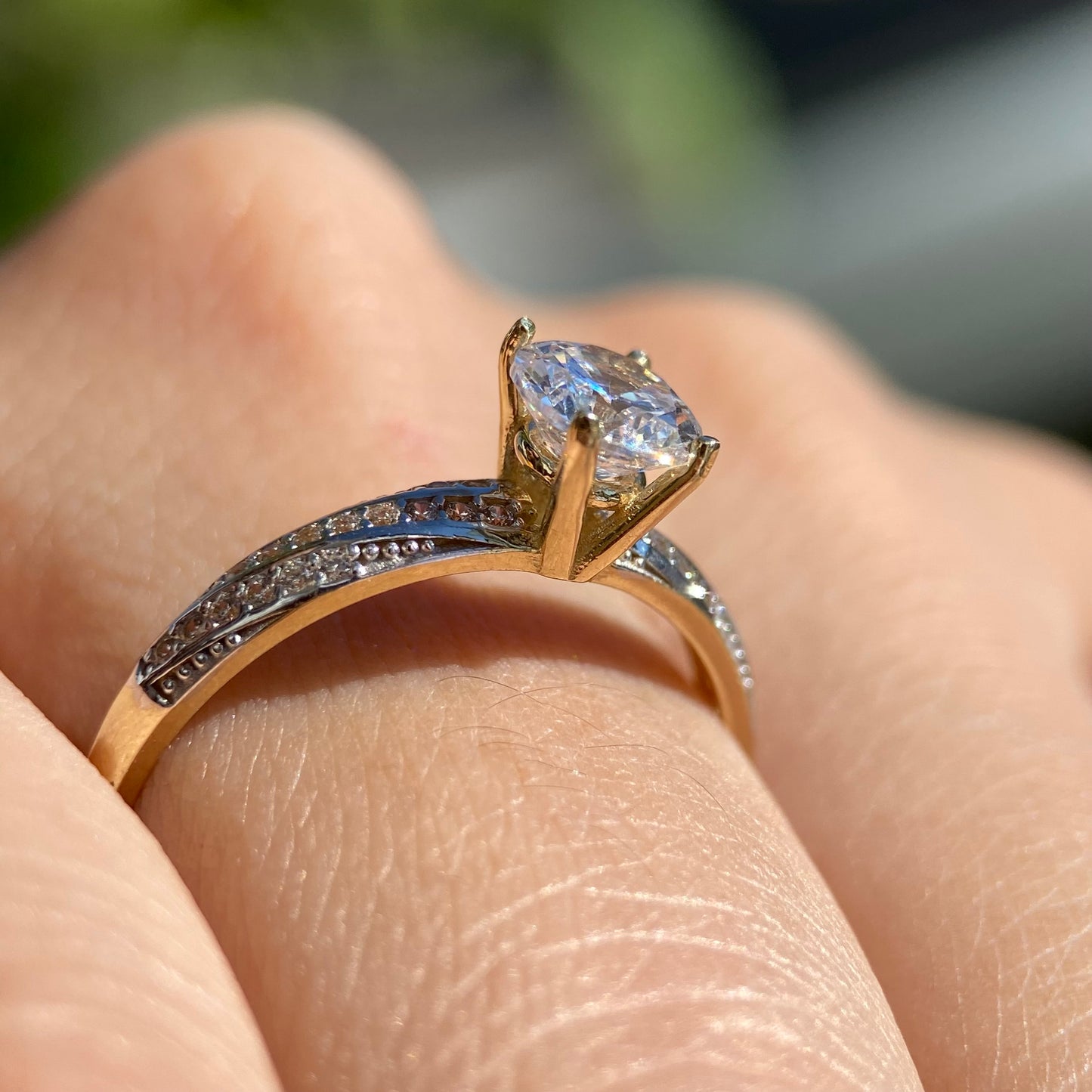 Anillo de compromiso en oro