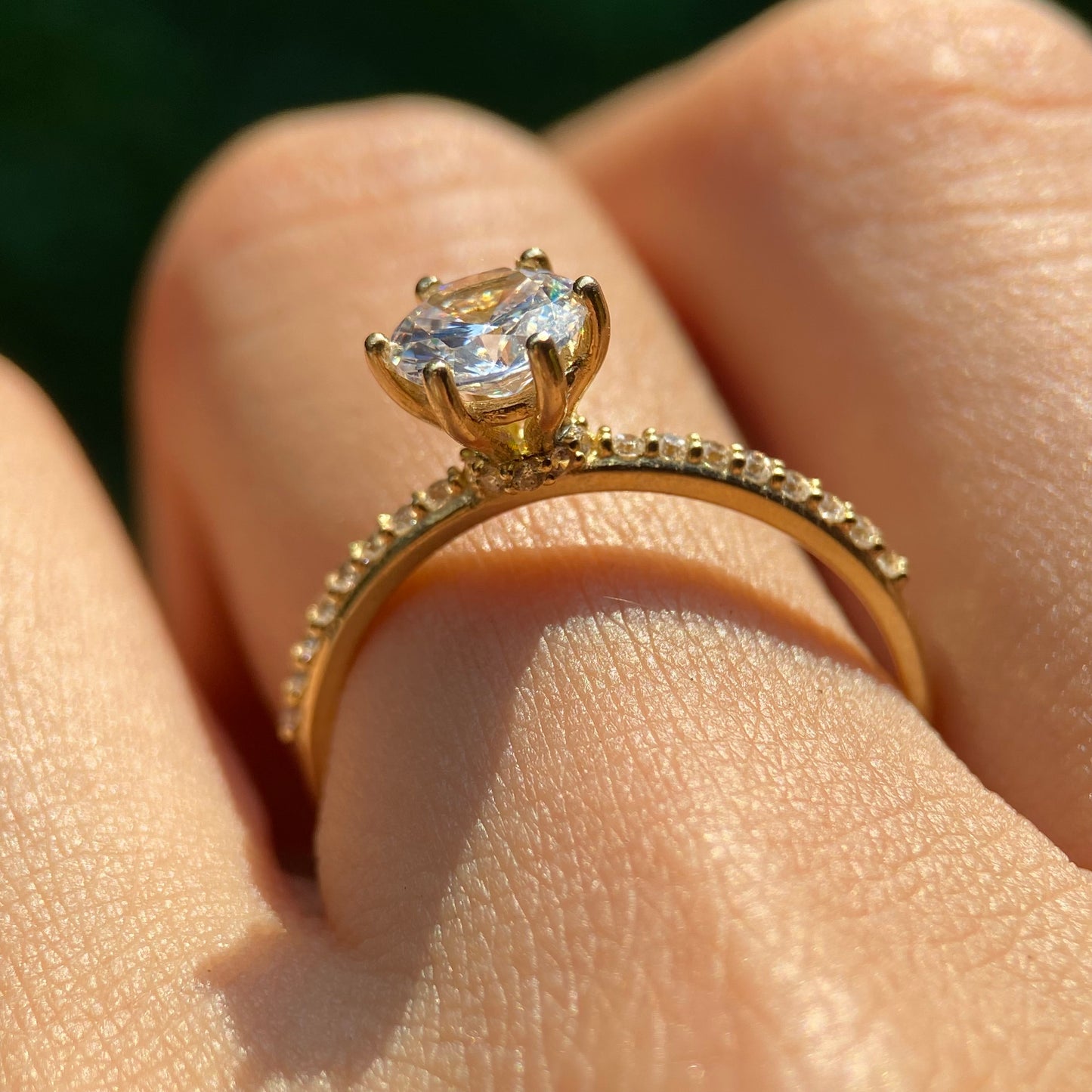 Anillo de compromiso en oro