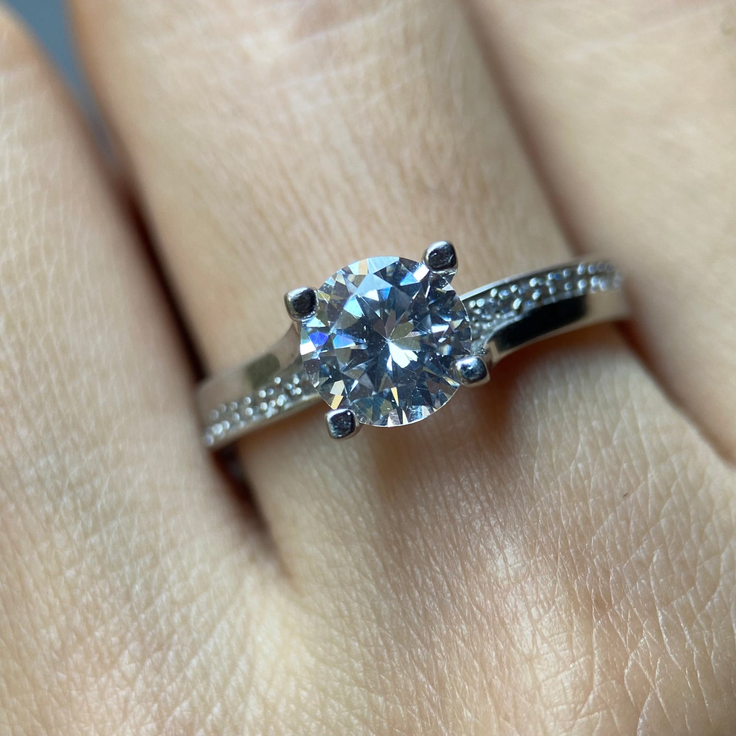 Anillo de compromiso en oro