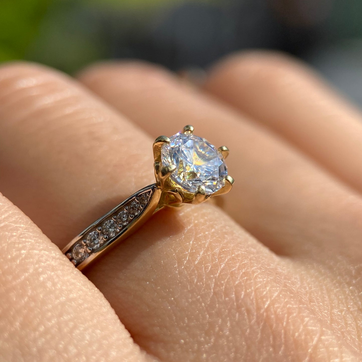 Anillo de compromiso en oro