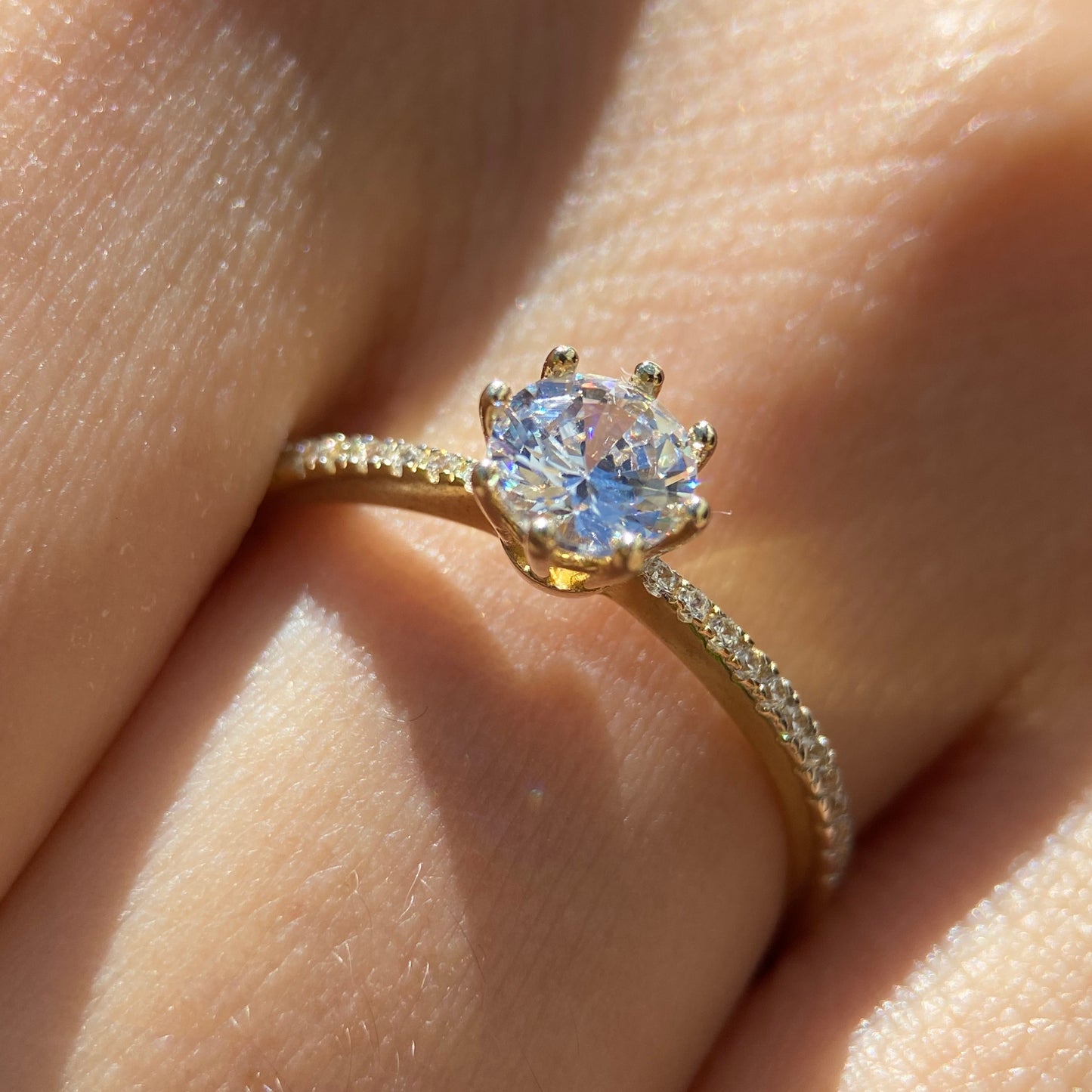 10k Yellow Gold Ring with Zirconia Cod: MAN060