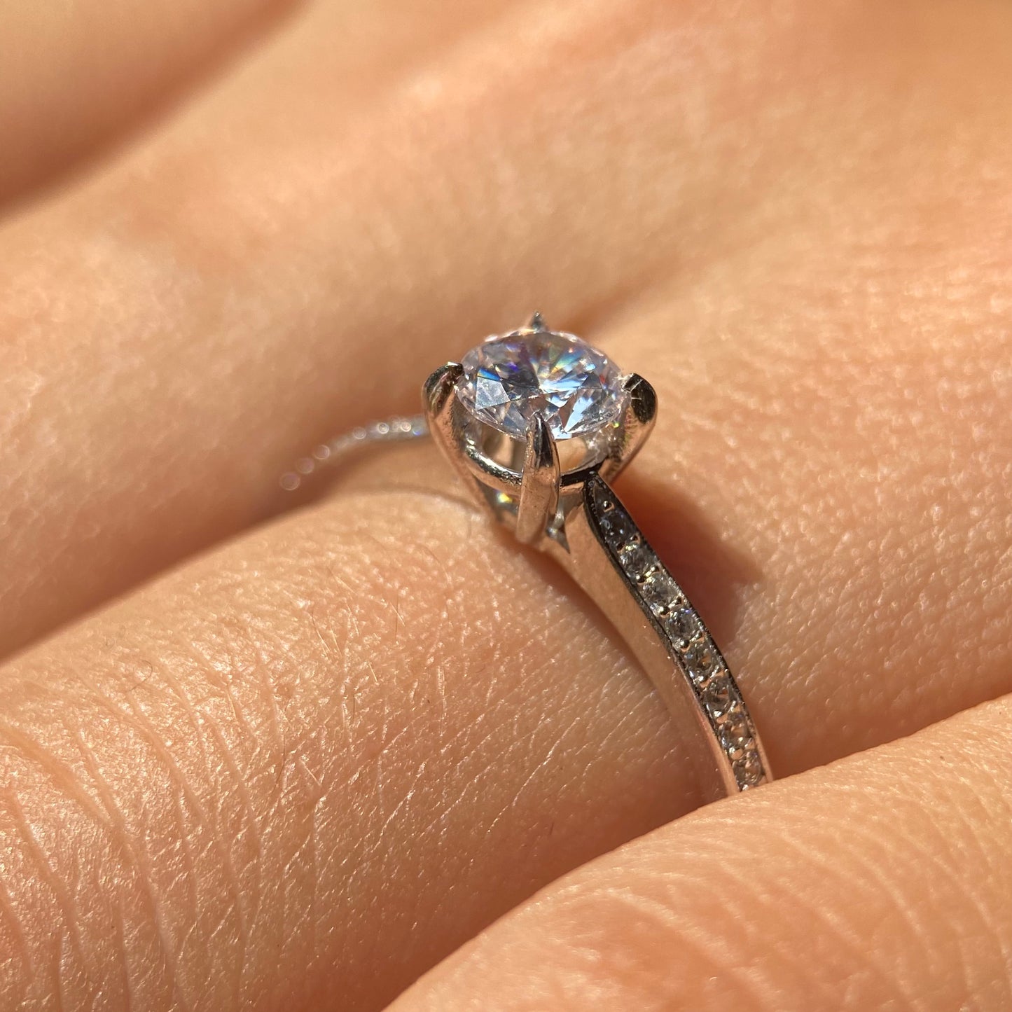Anillo de compromiso en oro