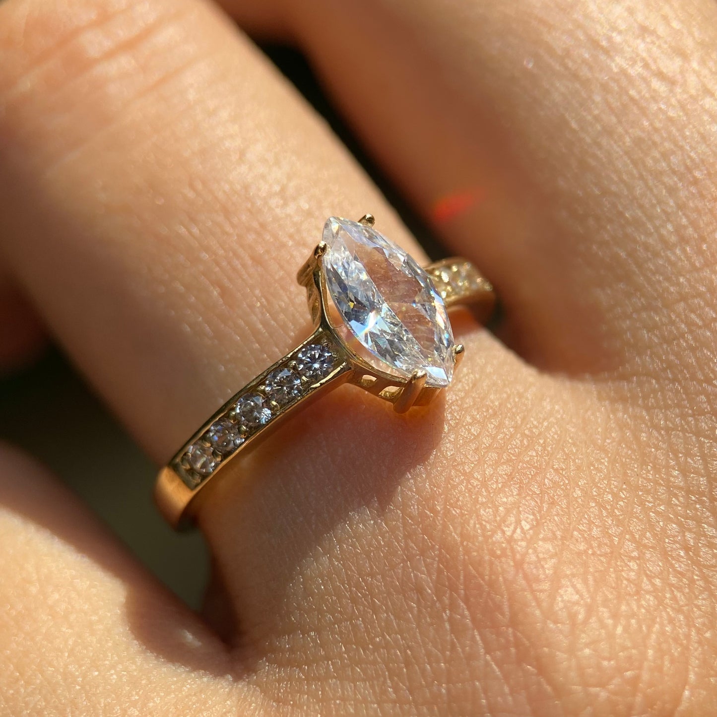 Anillo de compromiso en oro