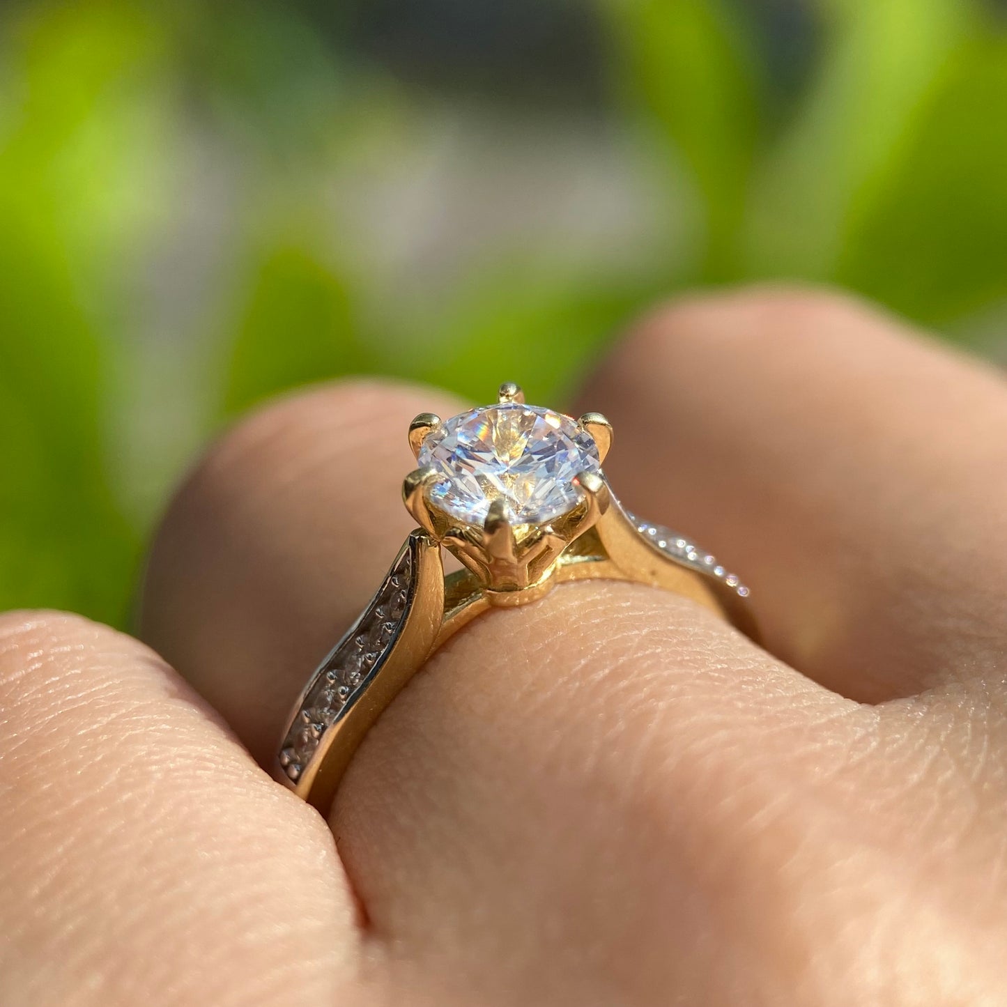 Anillo de compromiso en oro