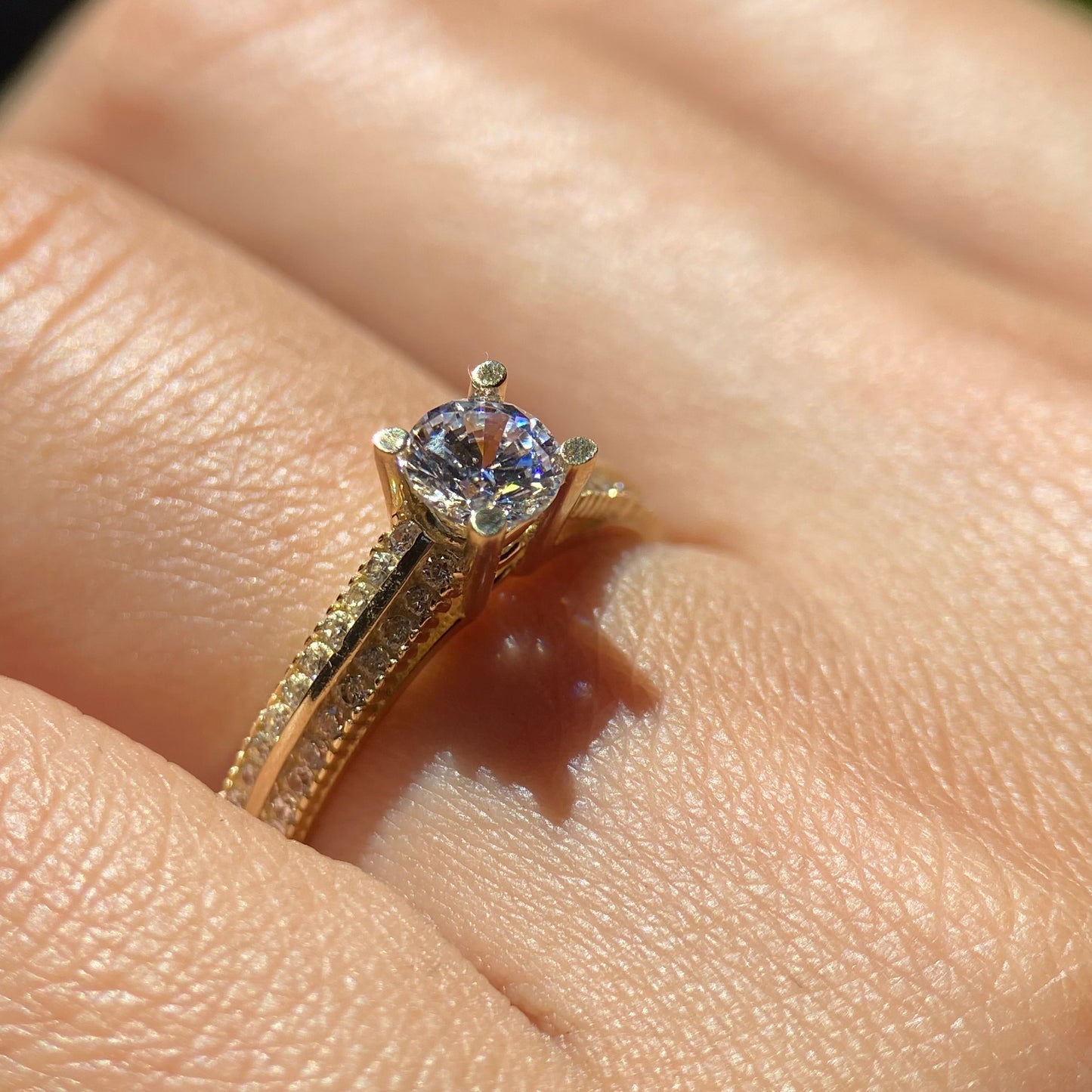 Anillo de compromiso en oro