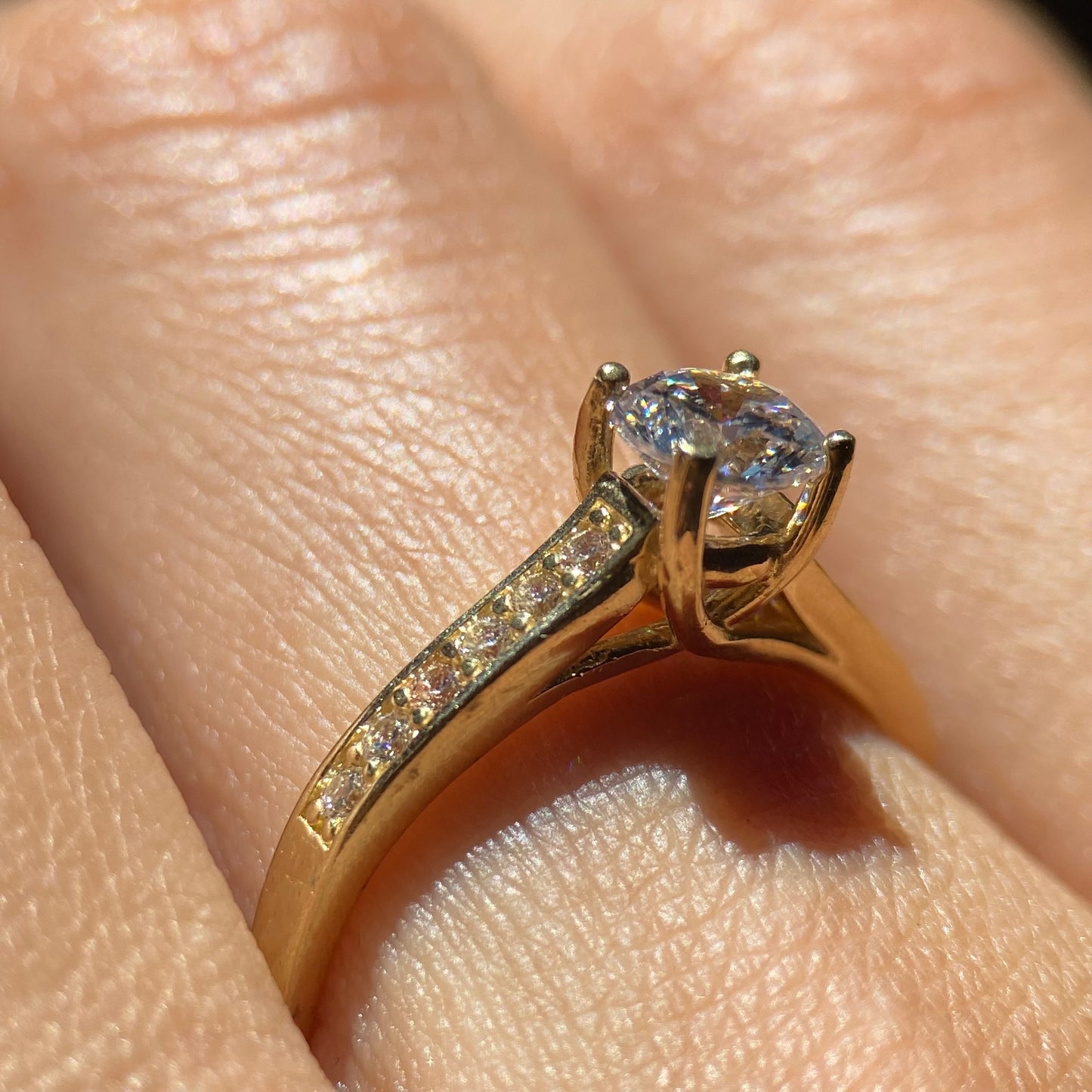Anillo de compromiso en oro