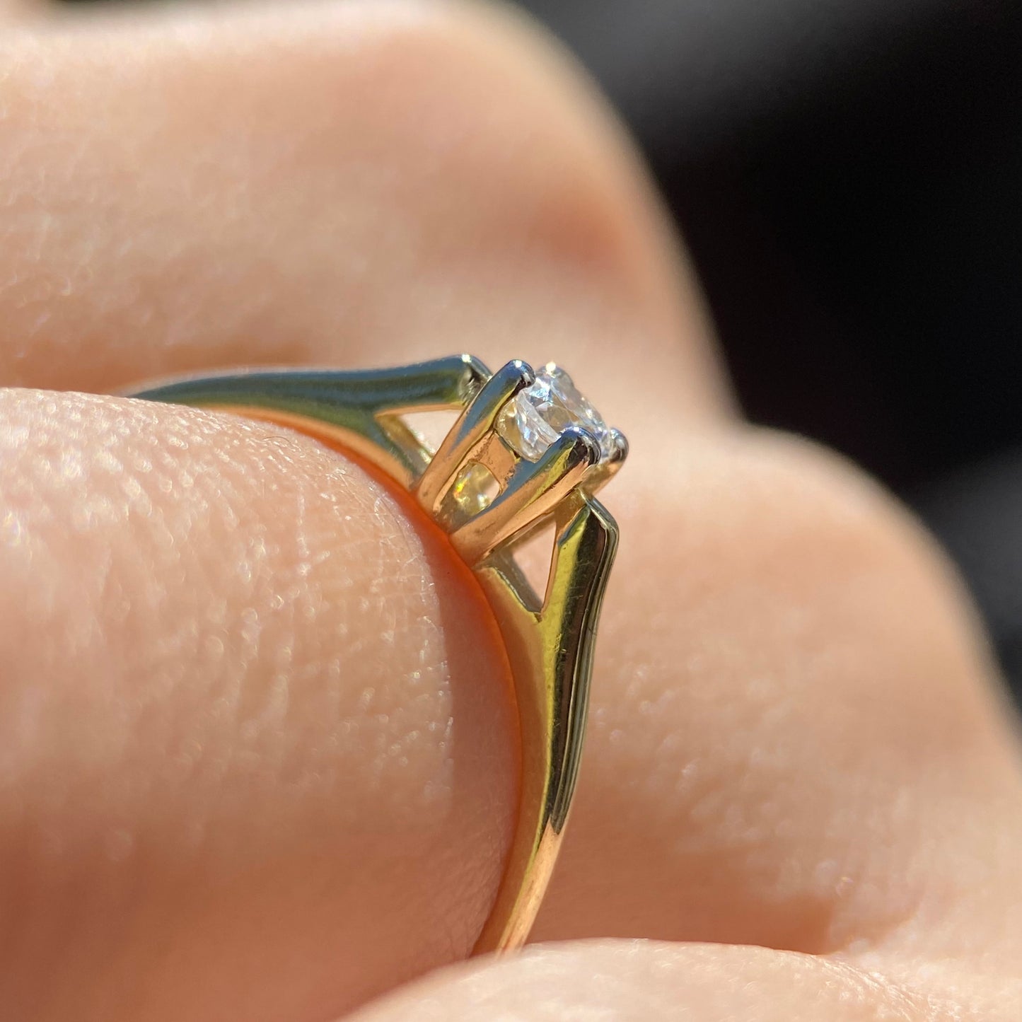 Anillo de compromiso en oro