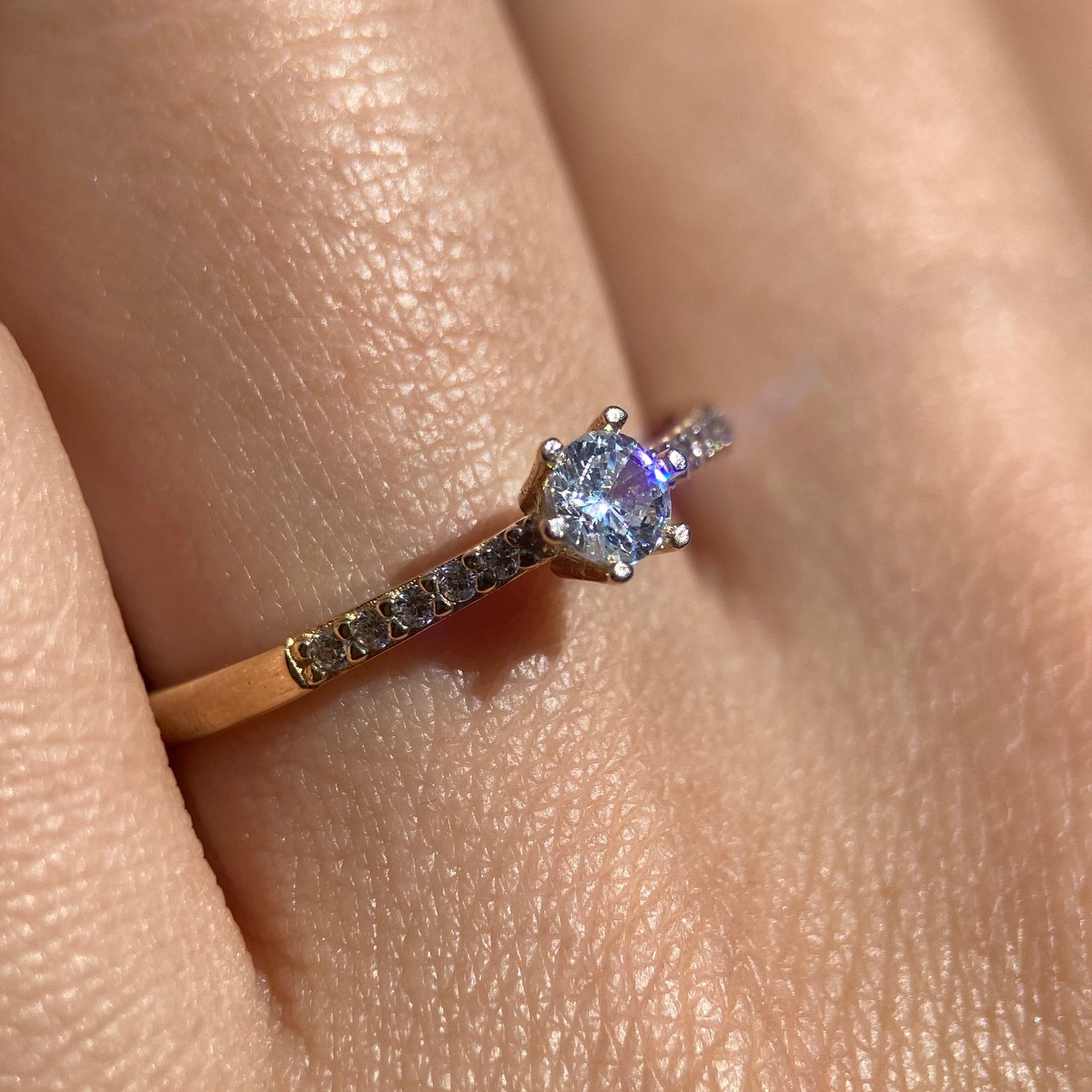 Anillo de compromiso en oro