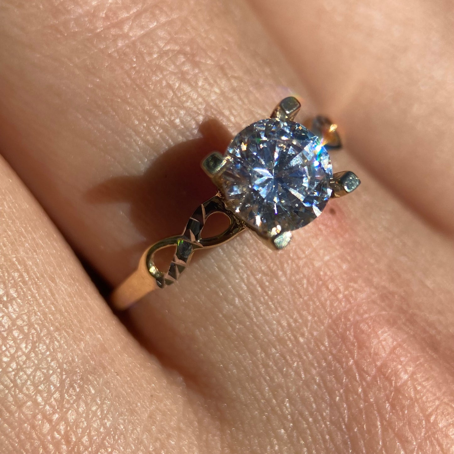 Anillo de compromiso en oro