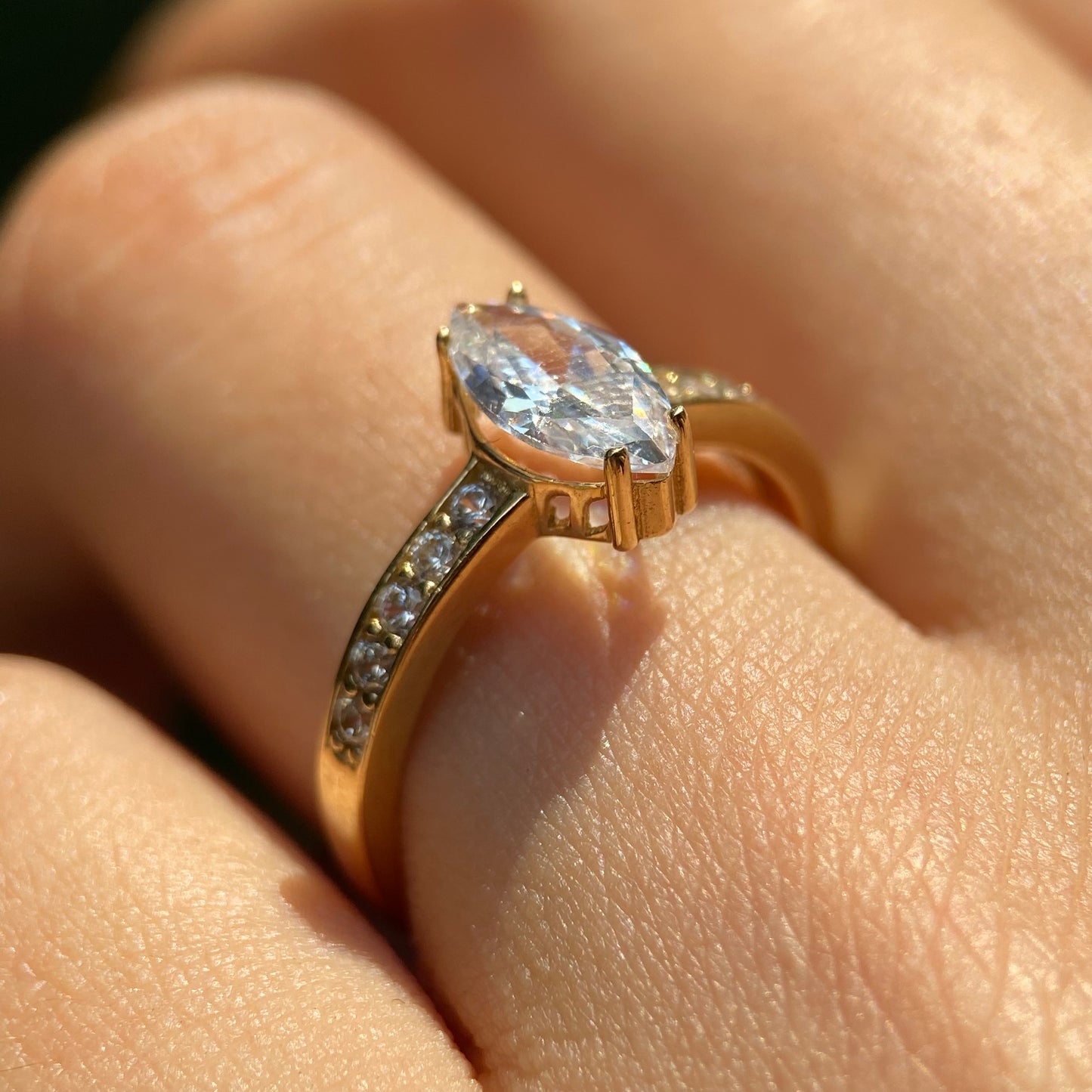 Anillo de compromiso en oro