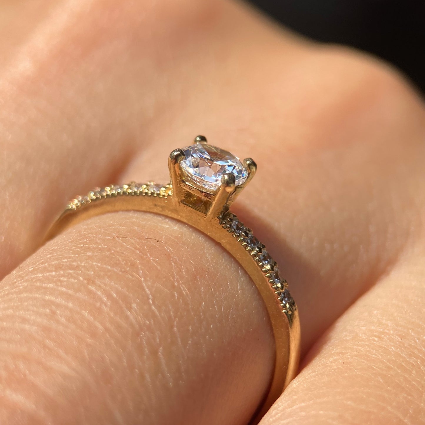Anillo de compromiso en oro