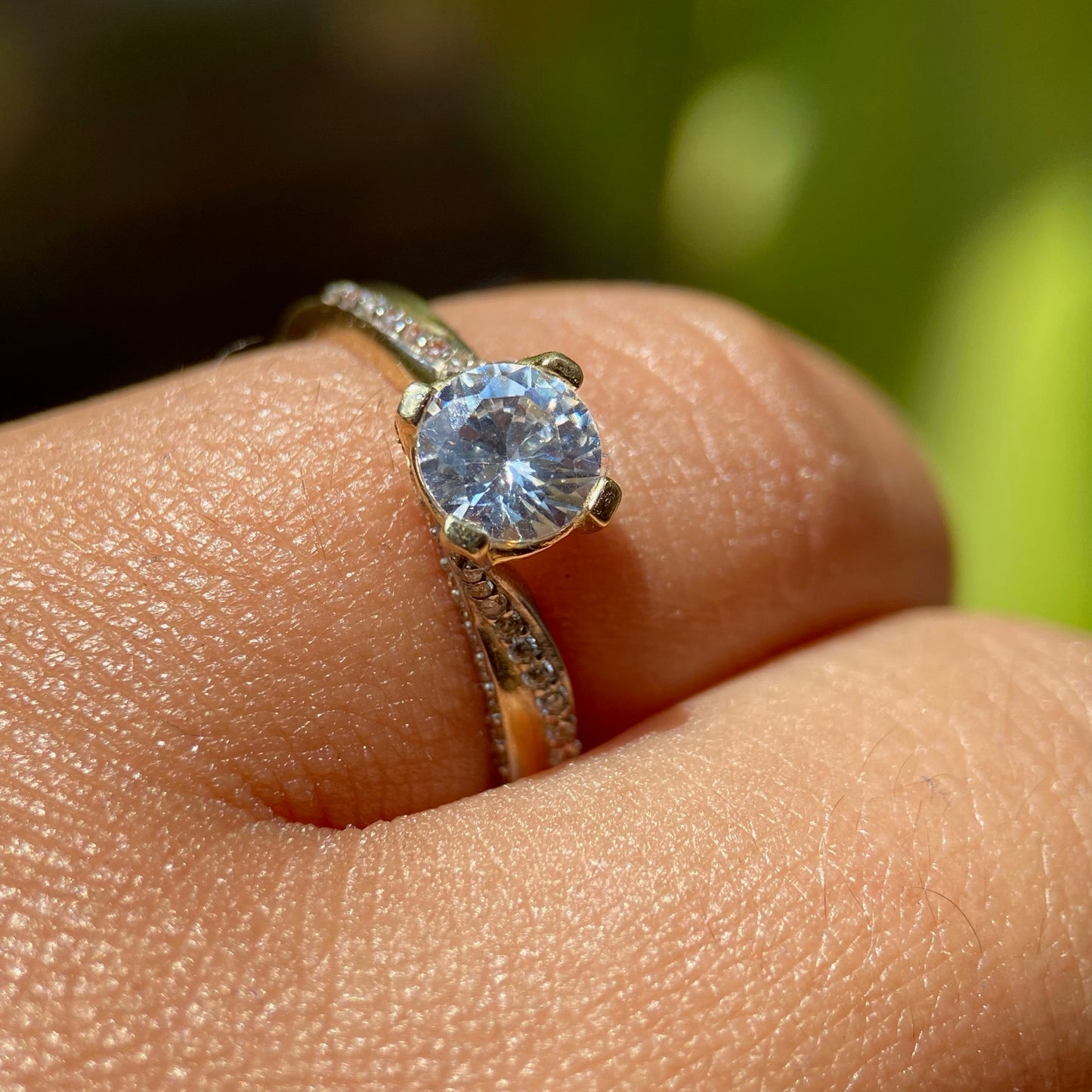 10k Yellow Gold Engagement Ring with Zirconia (NO NAME)