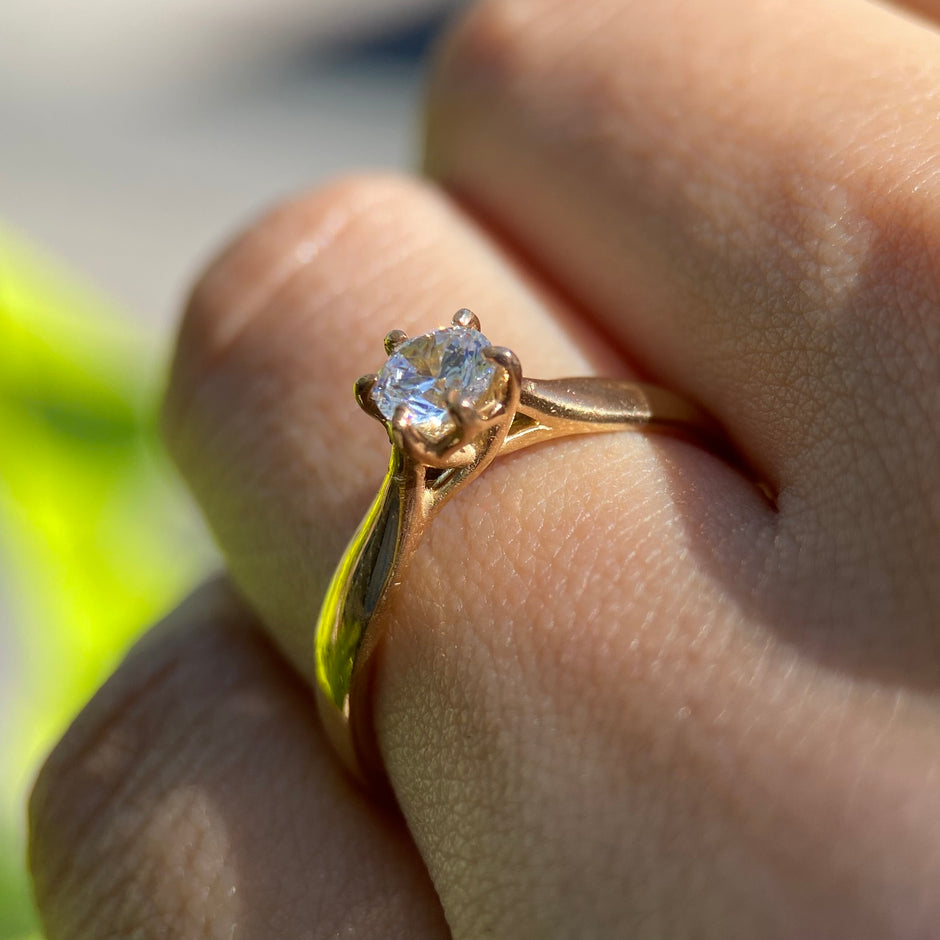 Anillo de compromiso en oro