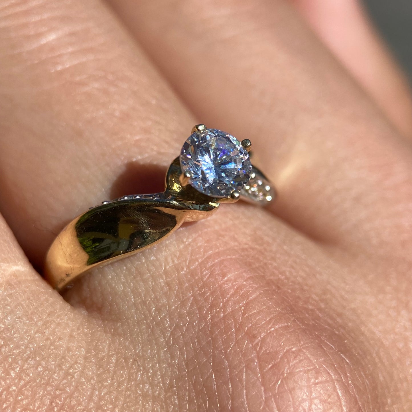 Engagement Ring in 10k Yellow Gold with Zirconia Cod: MAN092