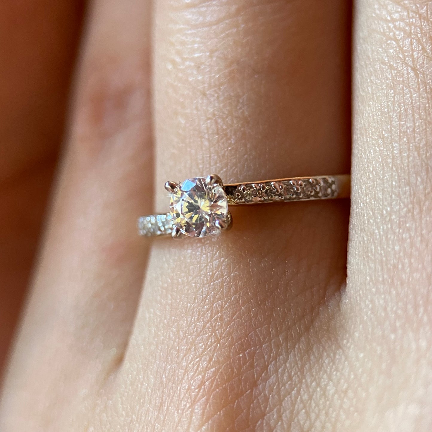 Anillo de compromiso en oro
