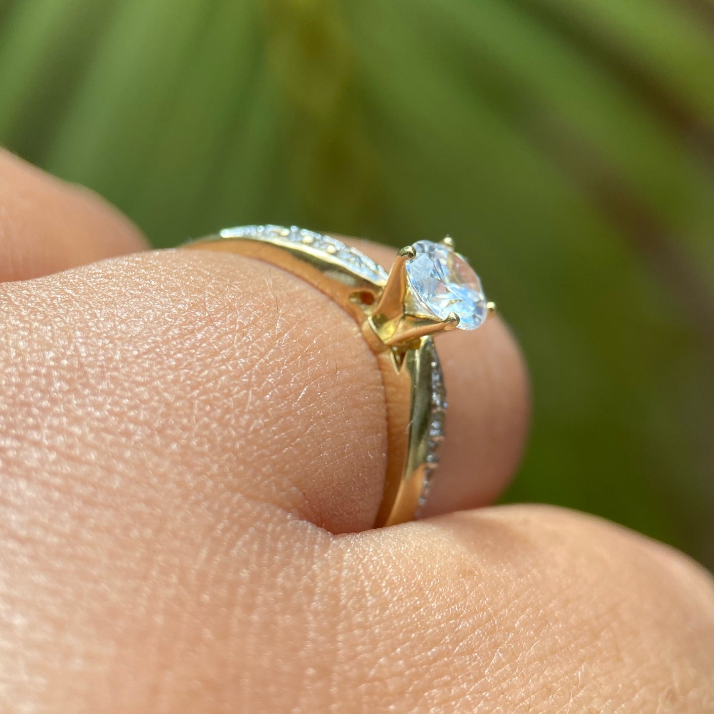 10k Yellow Gold Engagement Ring with Zirconia NO NAME