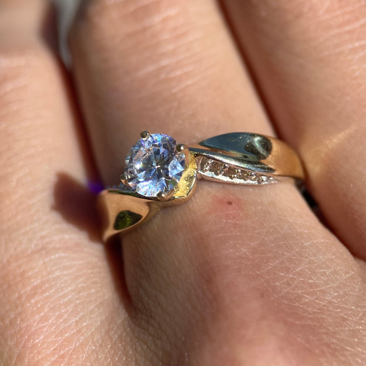 Engagement Ring in 10k Yellow Gold with Zirconia Cod: MAN092
