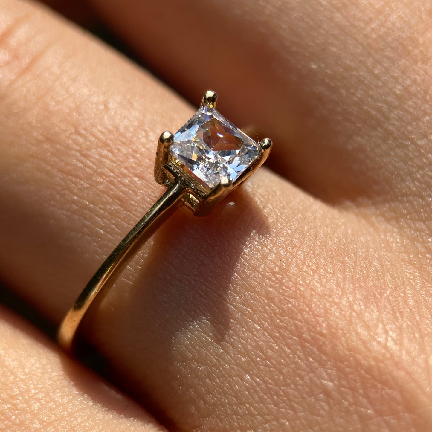 Anillo de compromiso en oro