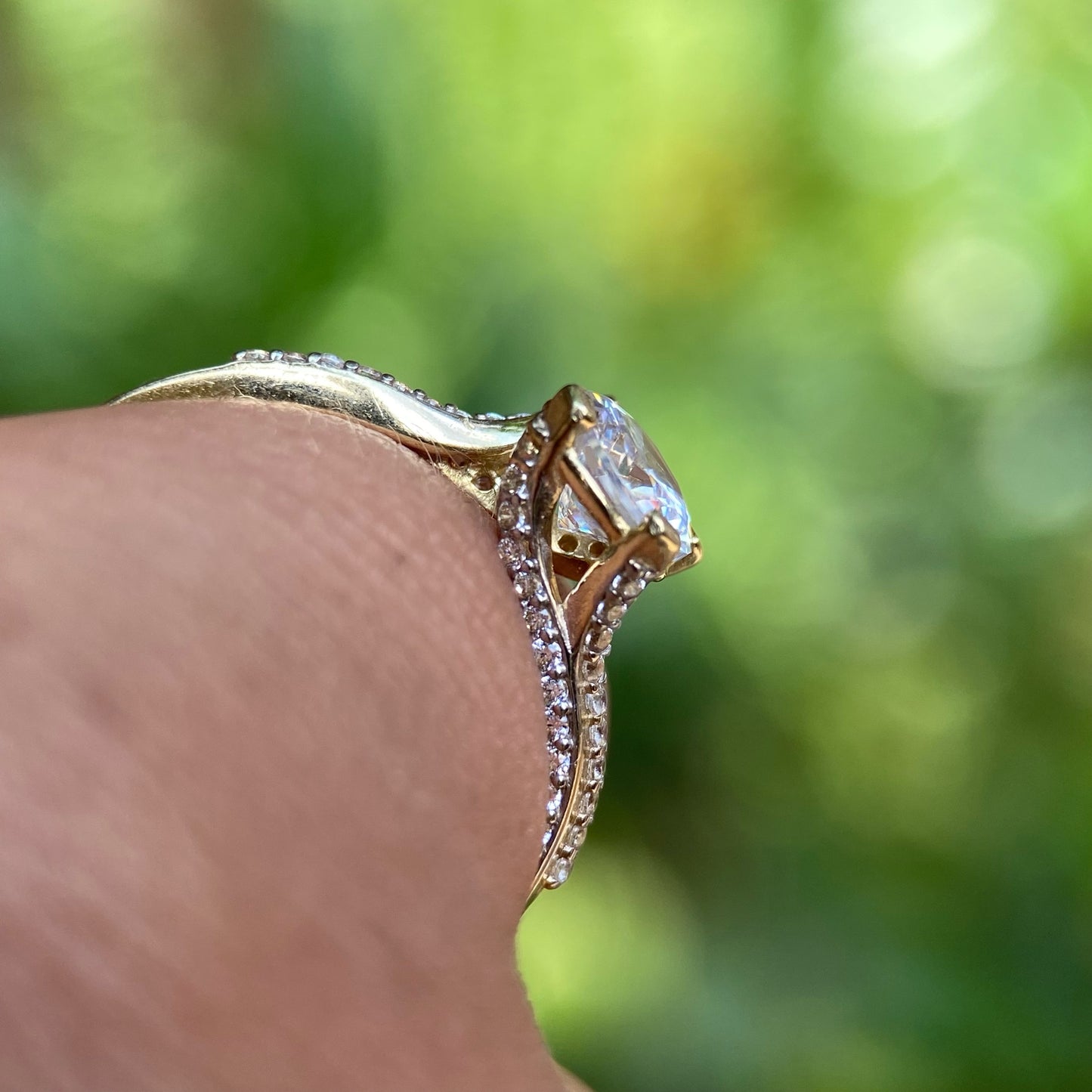 10k Yellow Gold Engagement Ring with Zirconia (NO NAME)