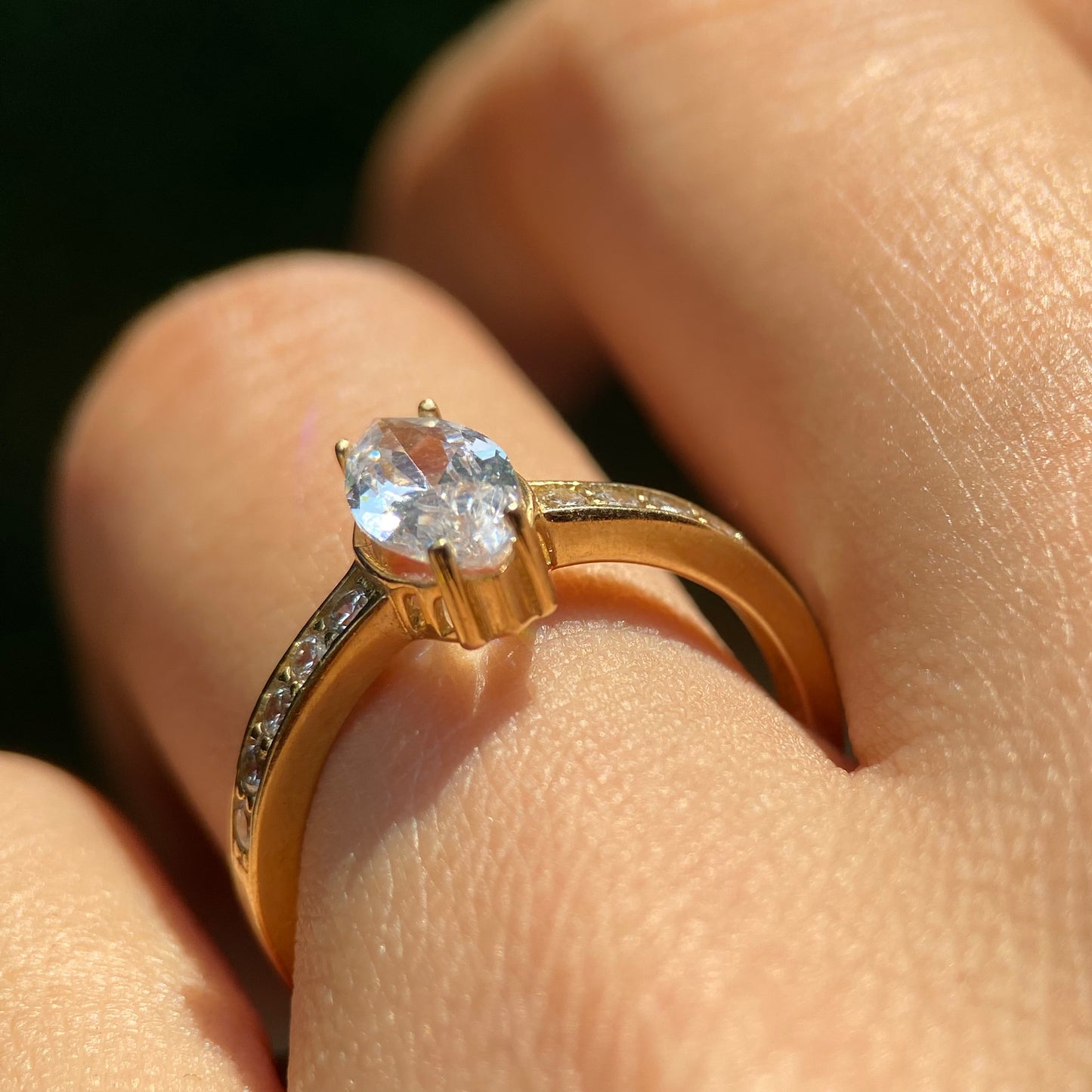 Anillo de compromiso en oro