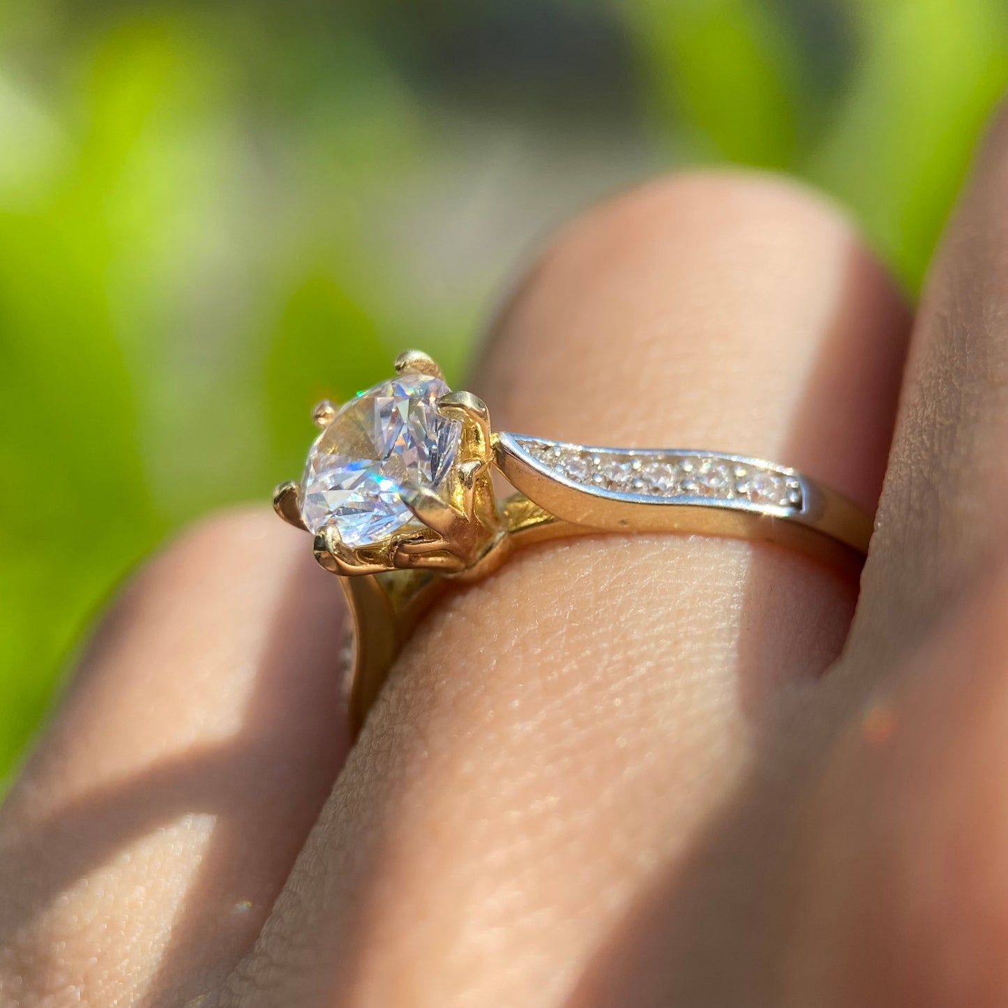 Anillo de compromiso en oro