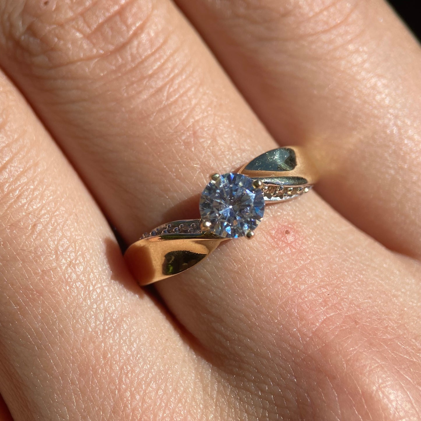 Engagement Ring in 10k Yellow Gold with Zirconia Cod: MAN092