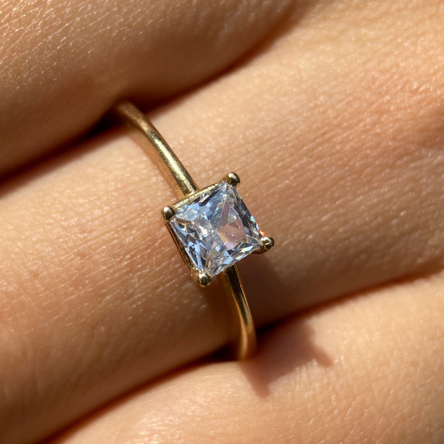 Anillo de compromiso en oro