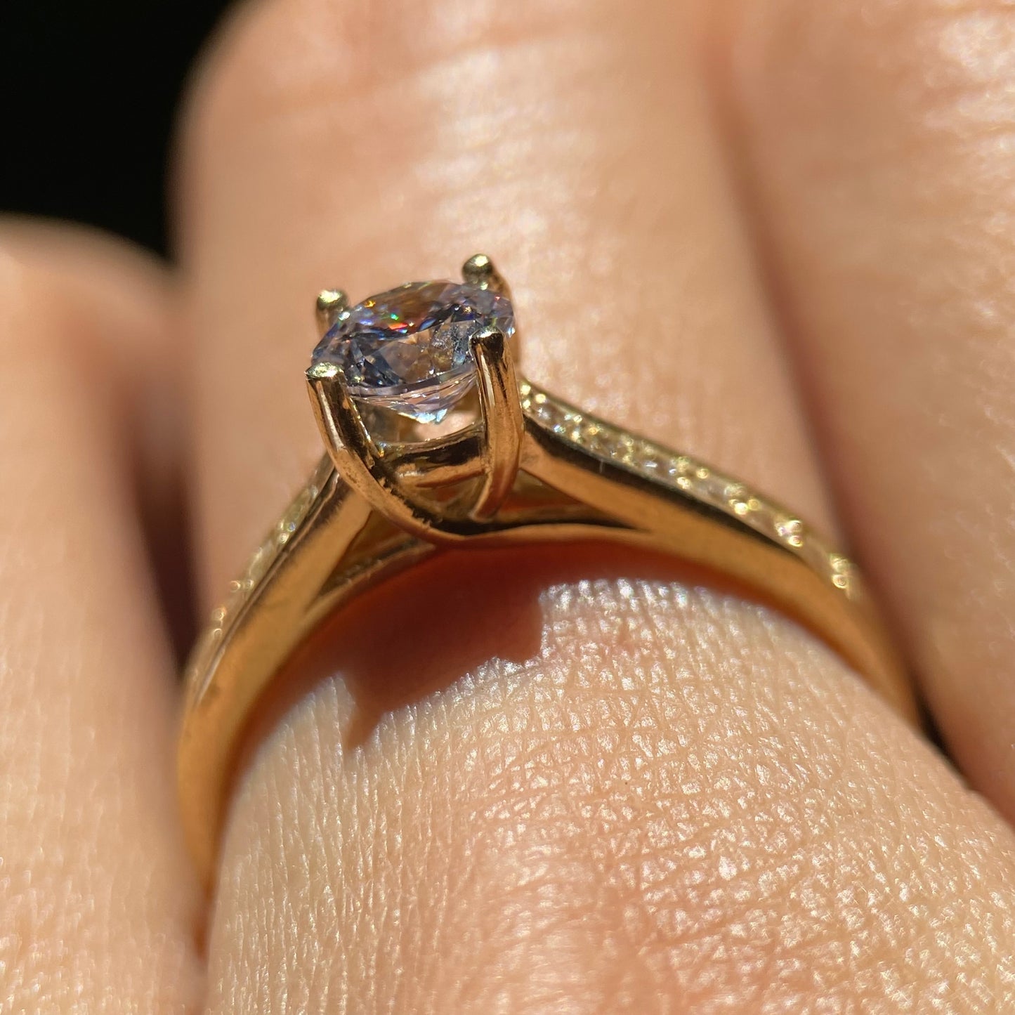 Anillo de compromiso en oro