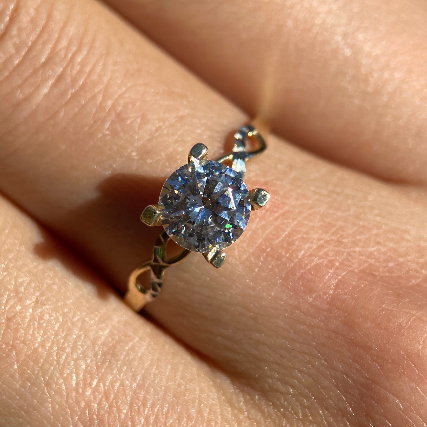 Anillo de compromiso en oro