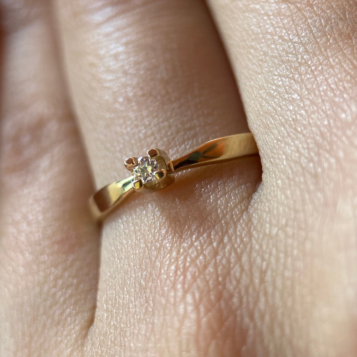 Anillo de compromiso en oro