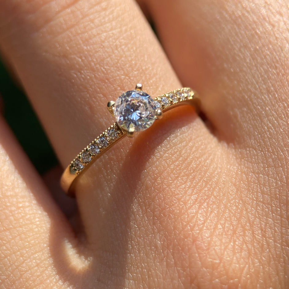 Anillo de compromiso en oro