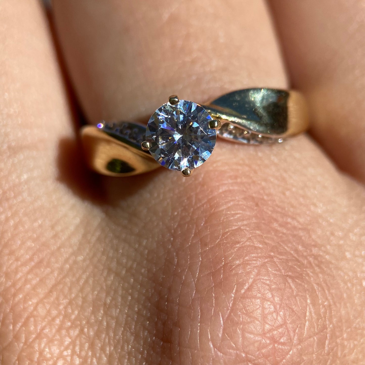 Engagement Ring in 10k Yellow Gold with Zirconia Cod: MAN092