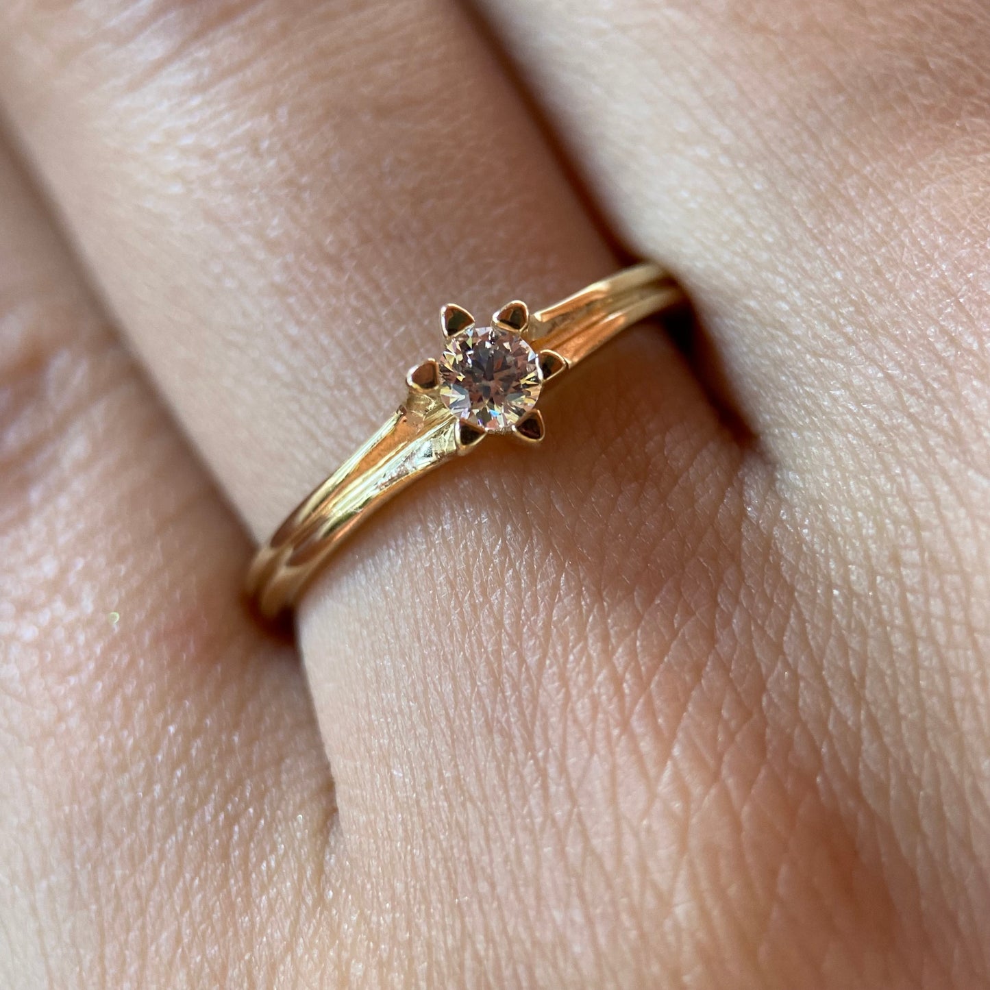 Anillo de compromiso en oro