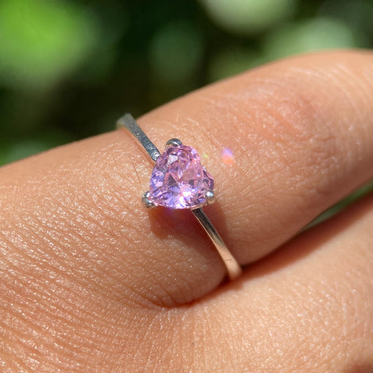 Anillo Zara en plata con circonia rosa