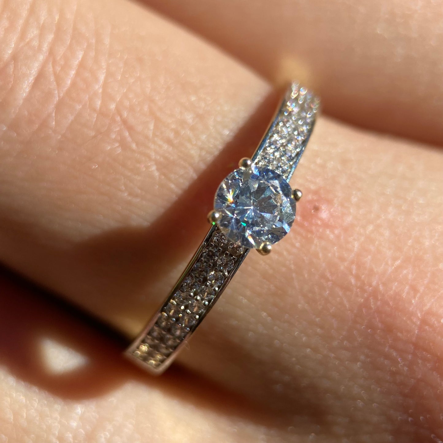 Anillo de compromiso en oro