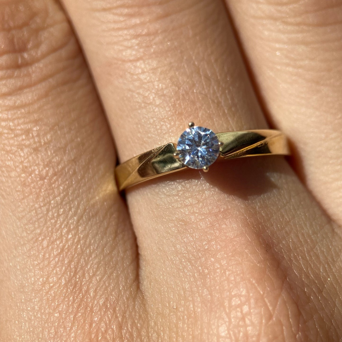 Anillo de compromiso en oro