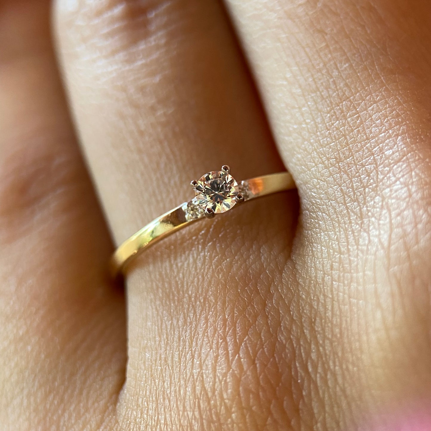 Anillo de compromiso en oro