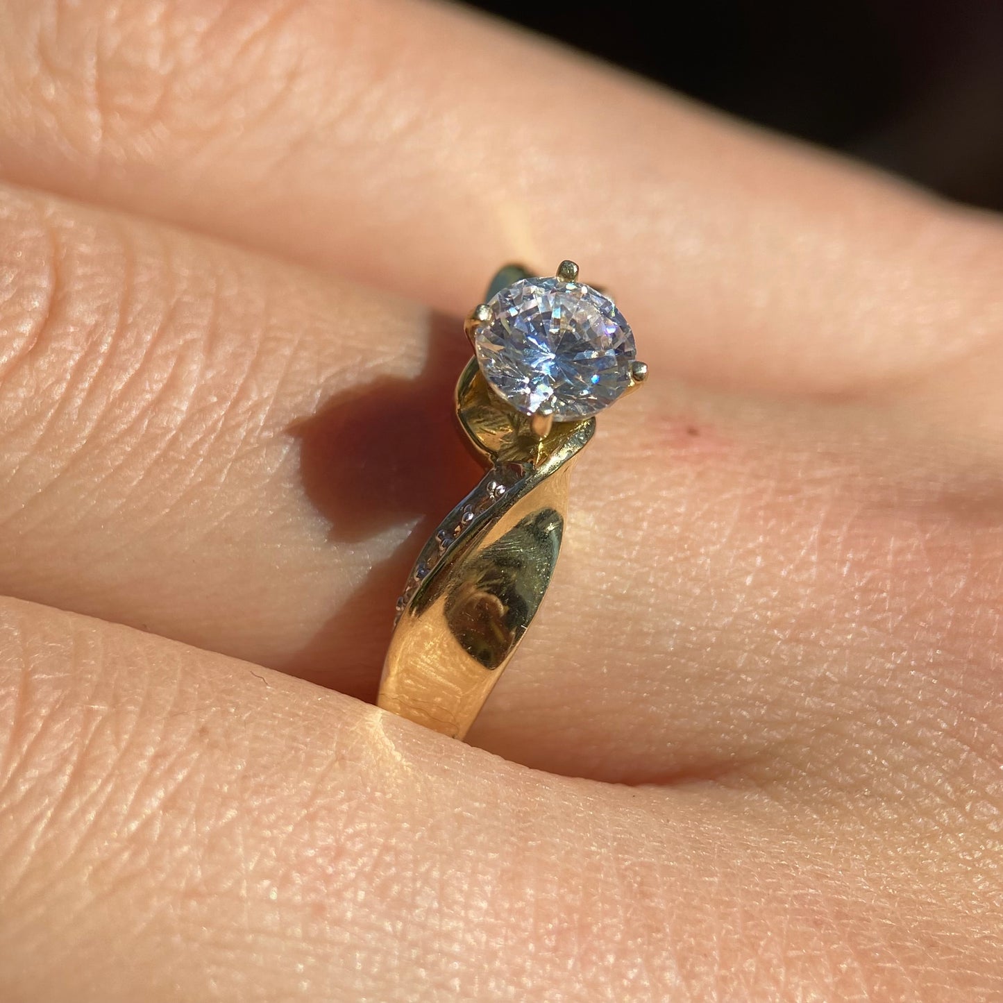 Engagement Ring in 10k Yellow Gold with Zirconia Cod: MAN092