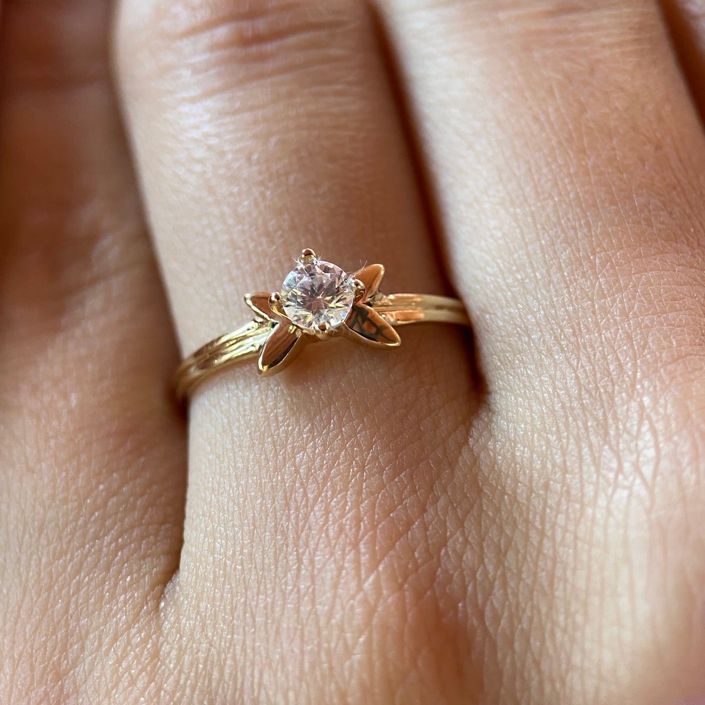 Anillo de compromiso en oro
