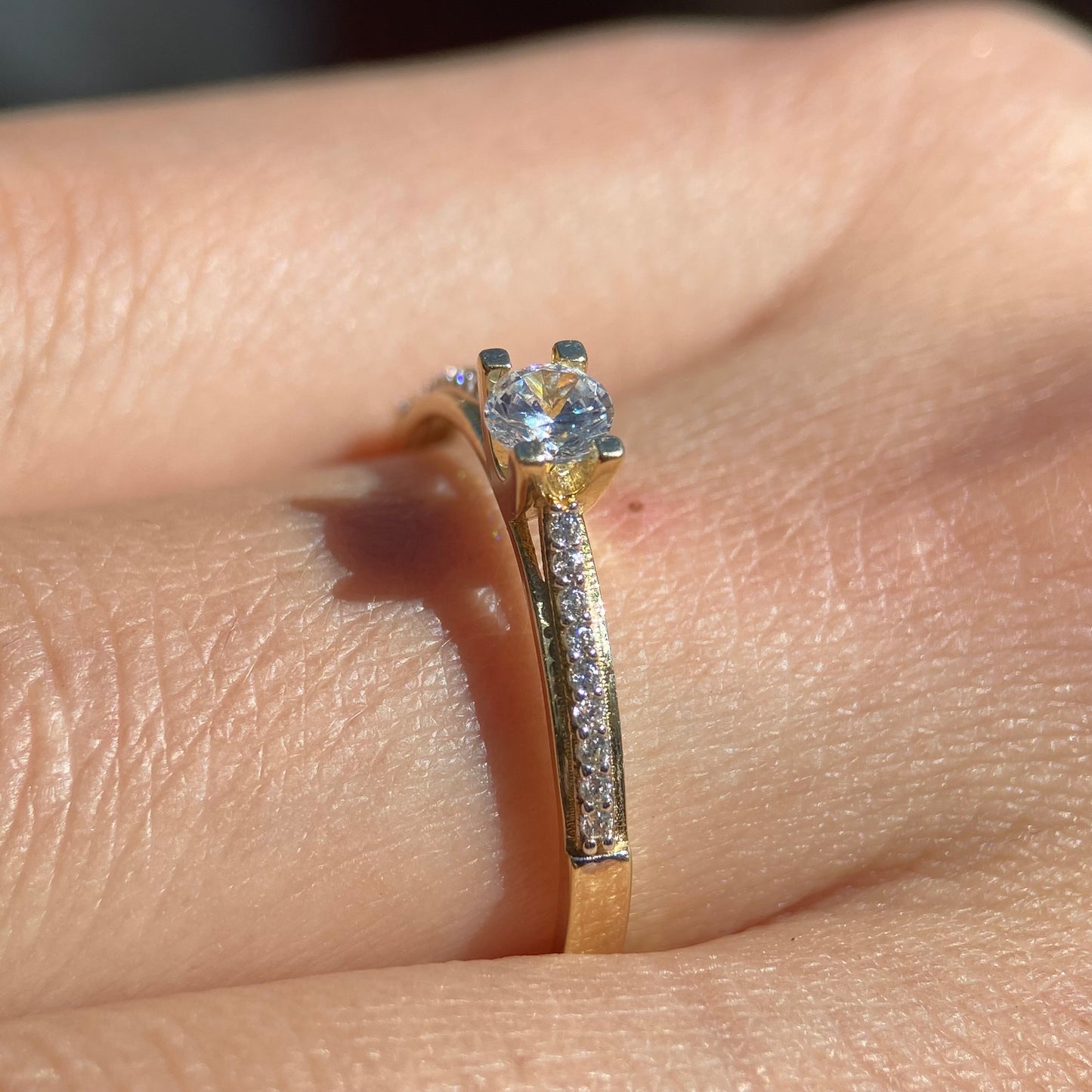 Anillo de compromiso en oro