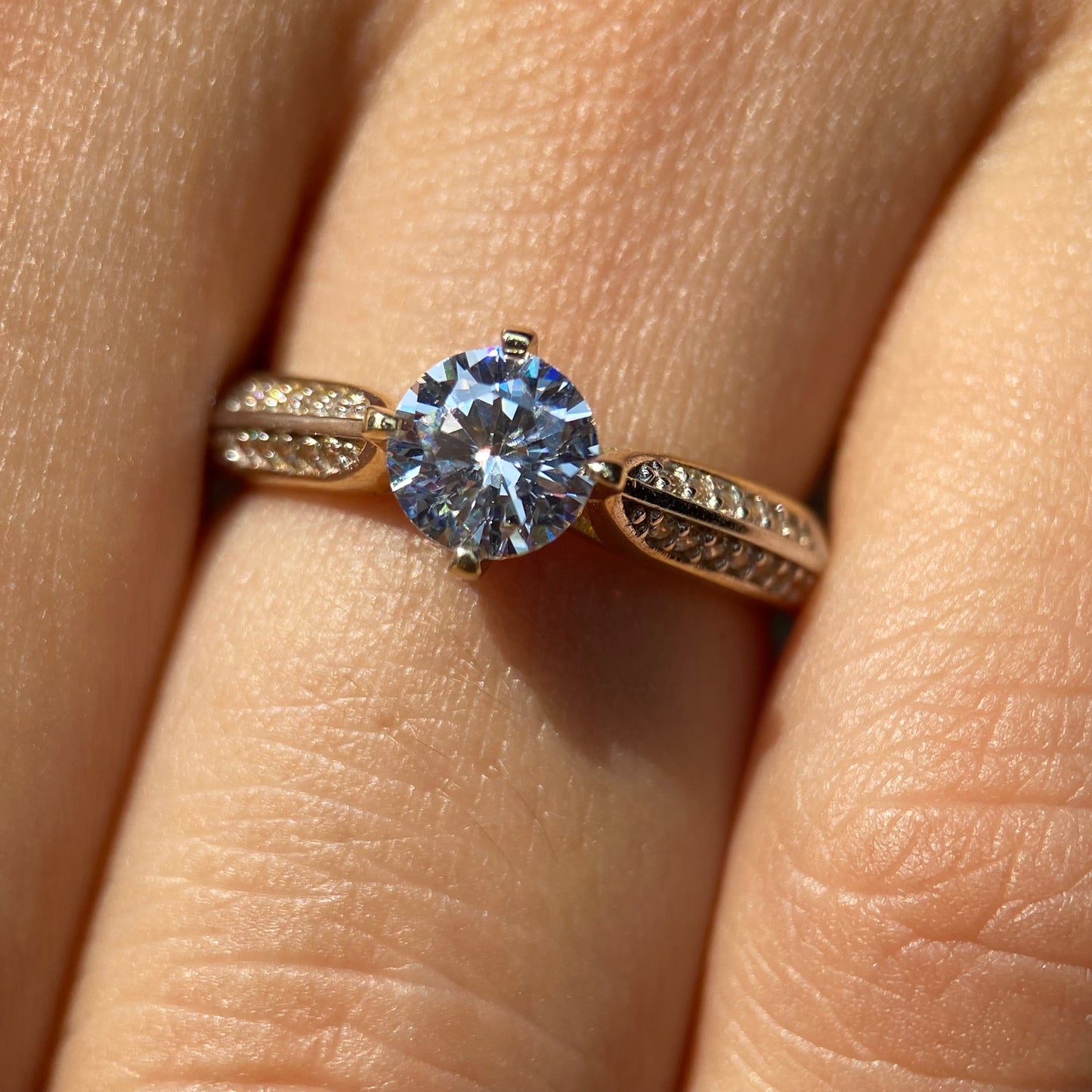 Anillo de compromiso en oro