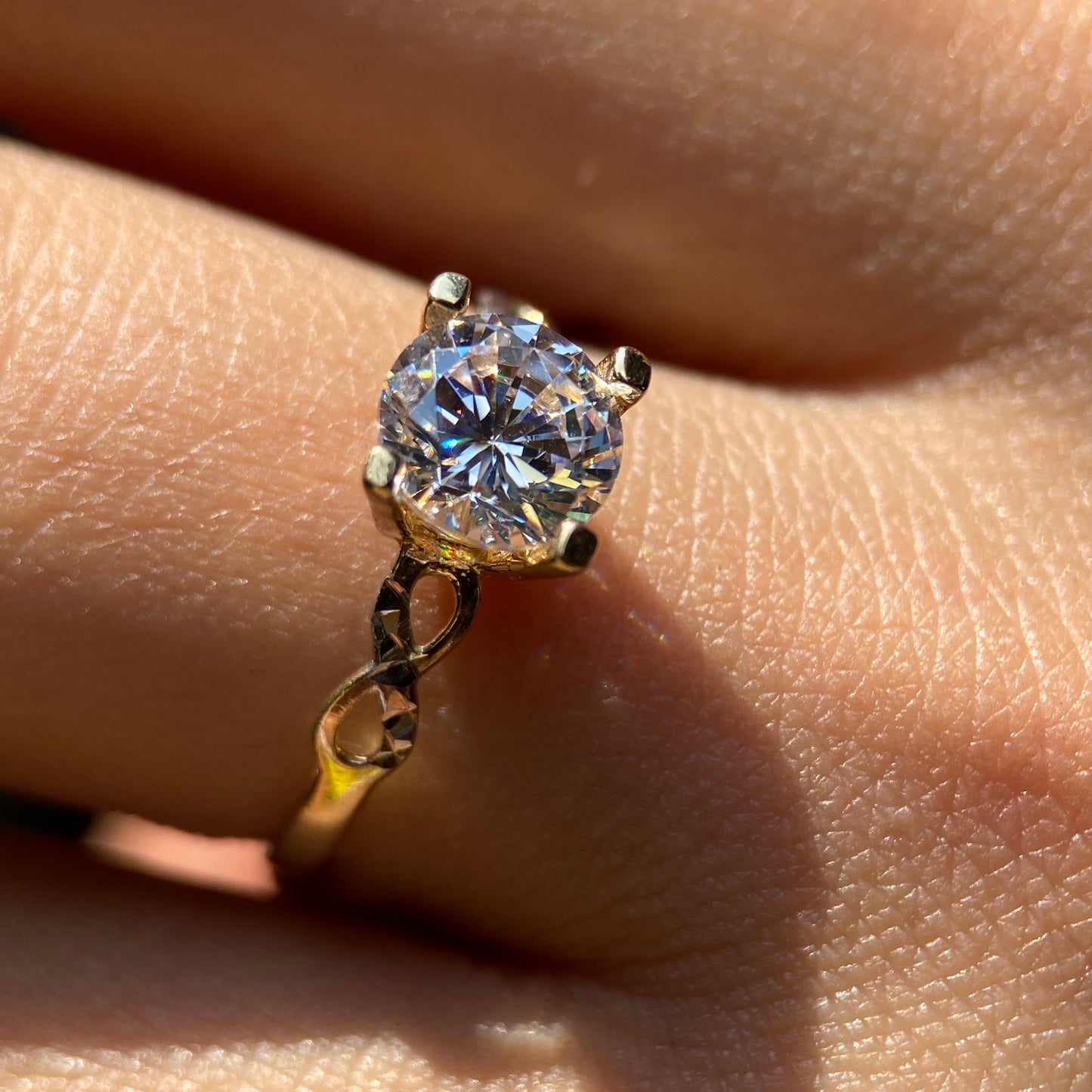 Anillo de compromiso en oro