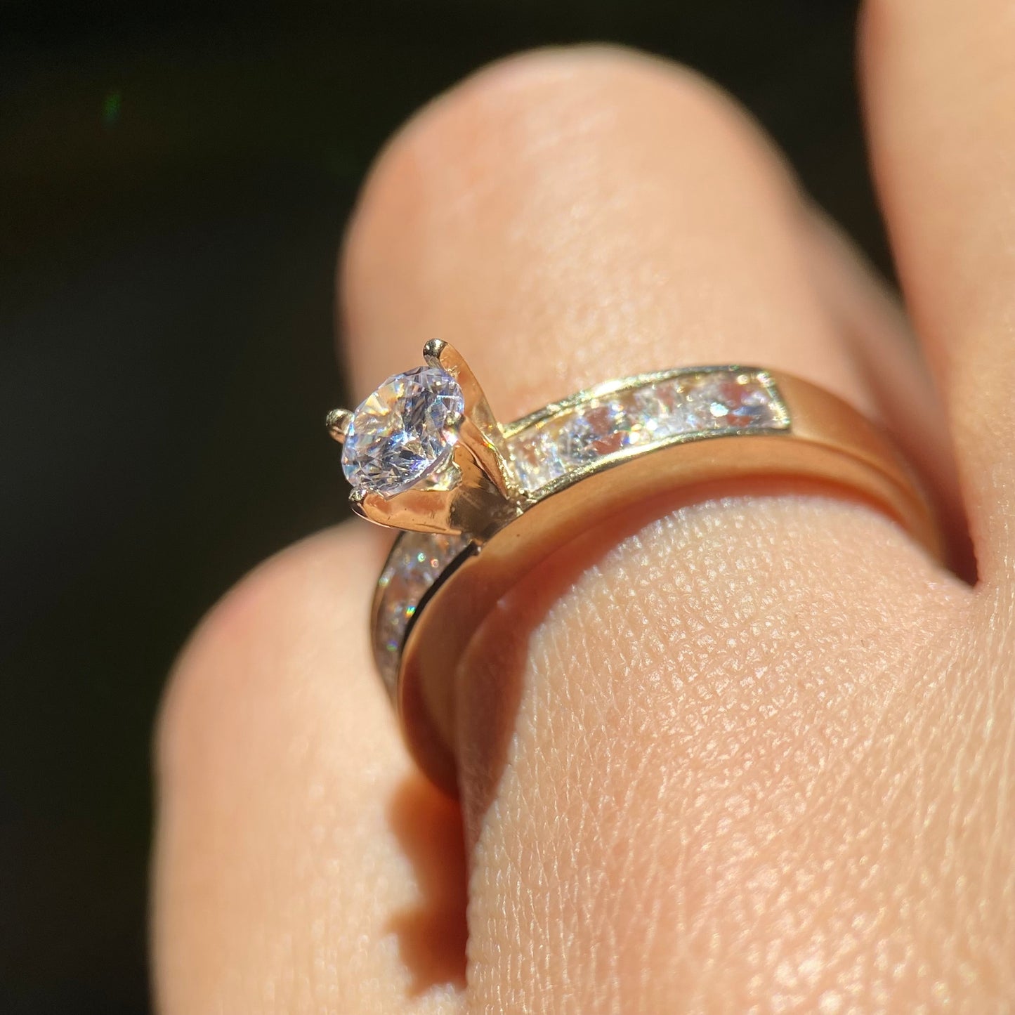 Anillo de compromiso en oro