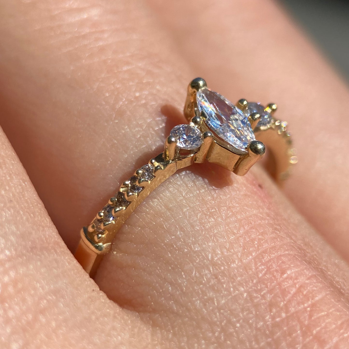 Anillo de compromiso en oro