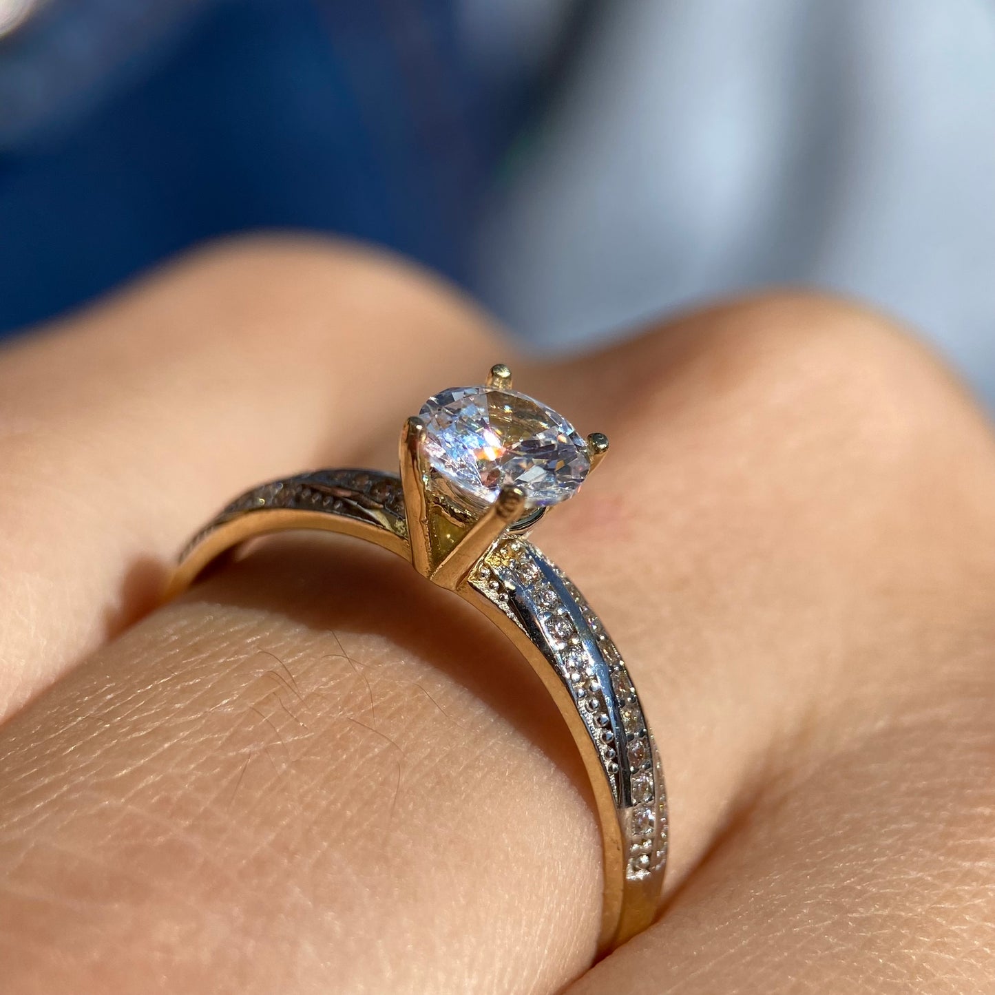 Anillo de compromiso en oro