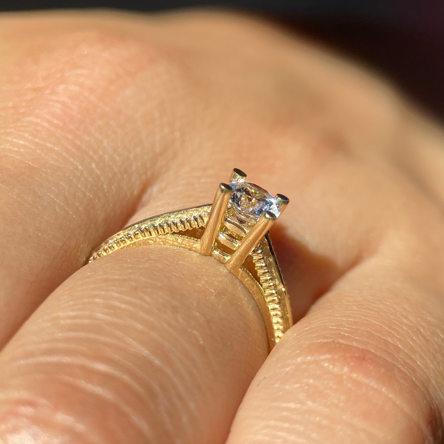 Anillo de compromiso en oro