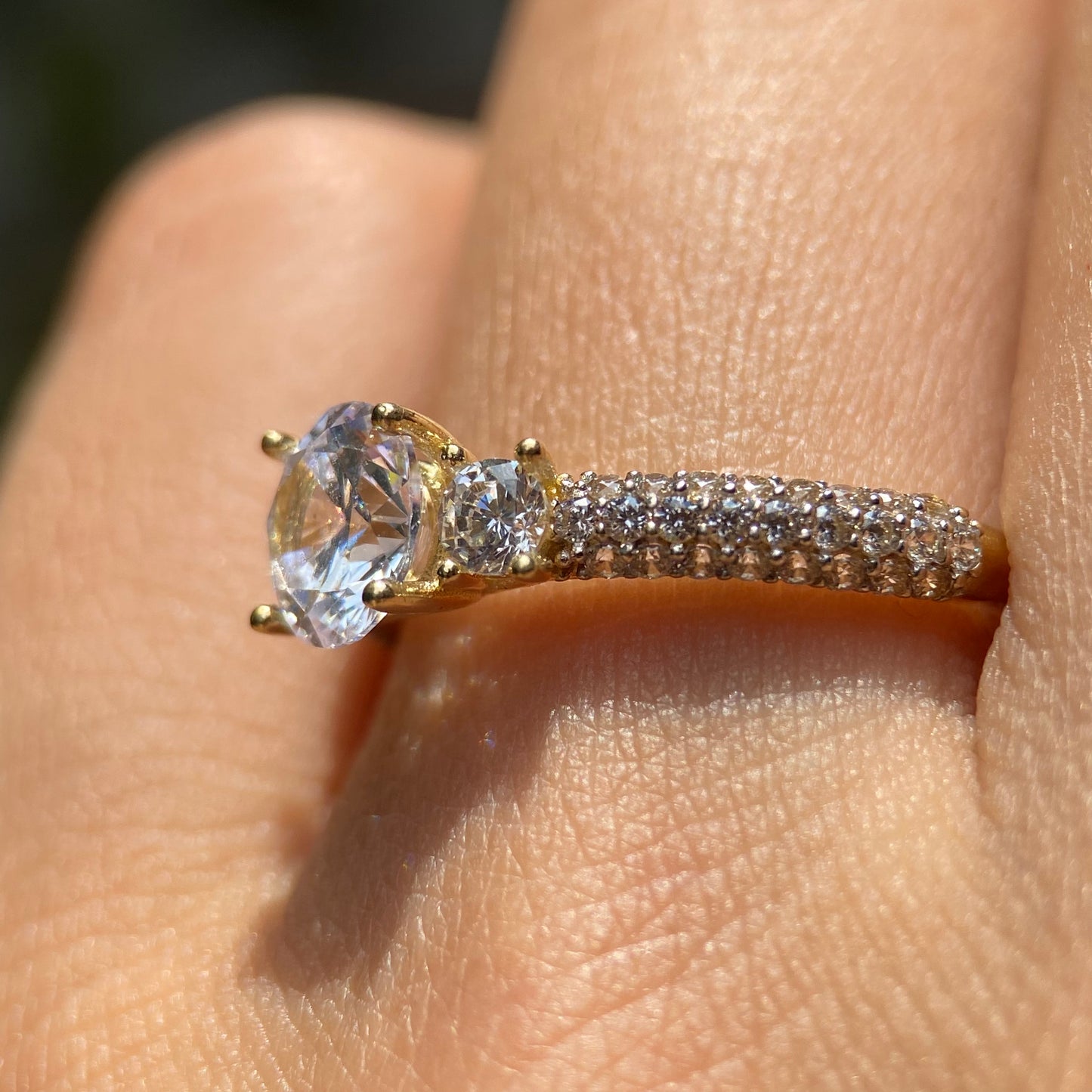 Anillo de compromiso en oro