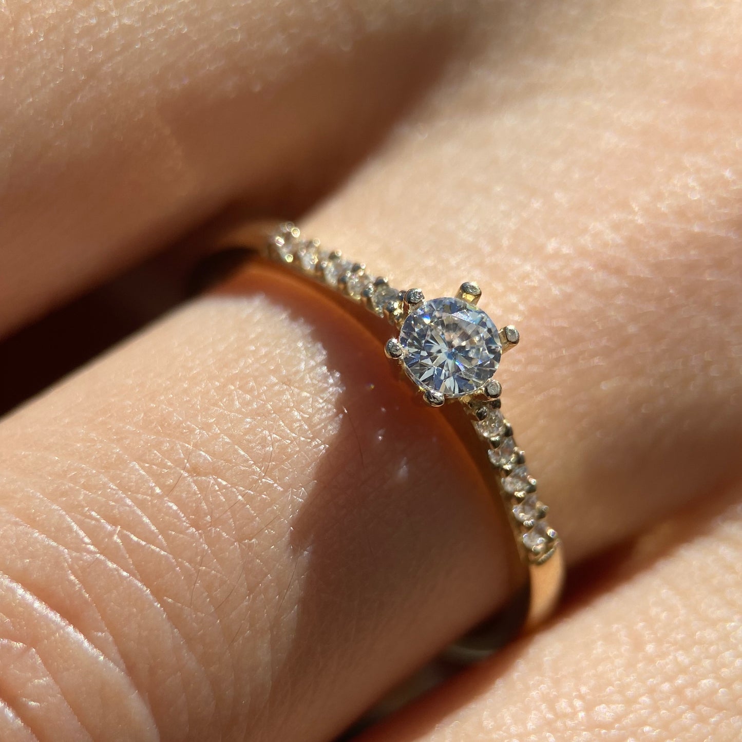 Anillo de compromiso en oro