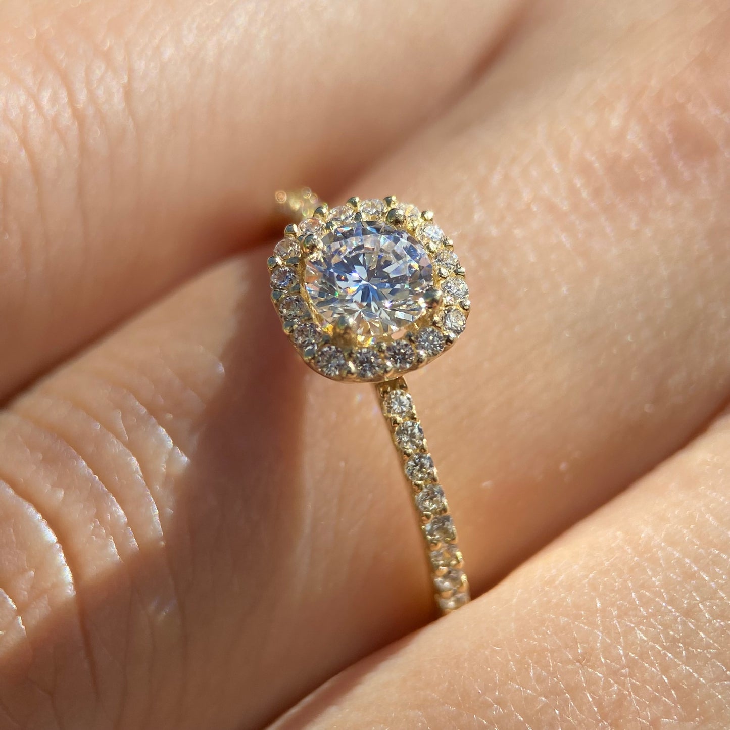 Anillo de compromiso en oro