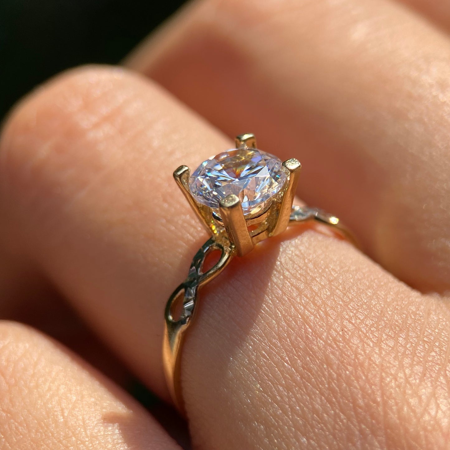 Anillo de compromiso en oro